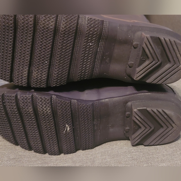 Authentic Hunter boots and socks - Picture 3 of 7